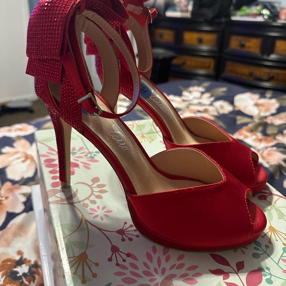 Jessica Simpson Vibrant Red Peep-Toe Heels